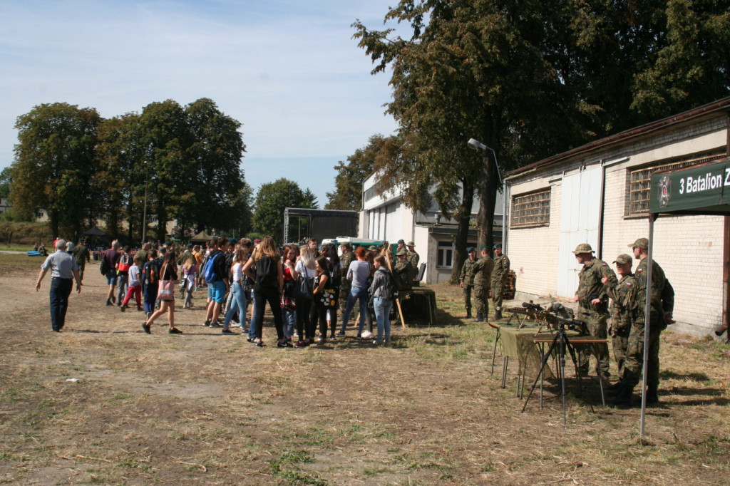 Zamość: Dzień Otwarty Koszar przyciągnął wielu zwiedzających [FOTO]