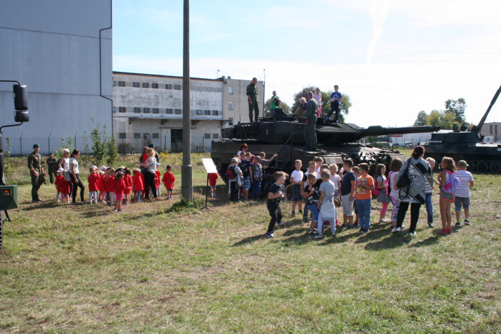 Zamość: Dzień Otwarty Koszar przyciągnął wielu zwiedzających [FOTO]