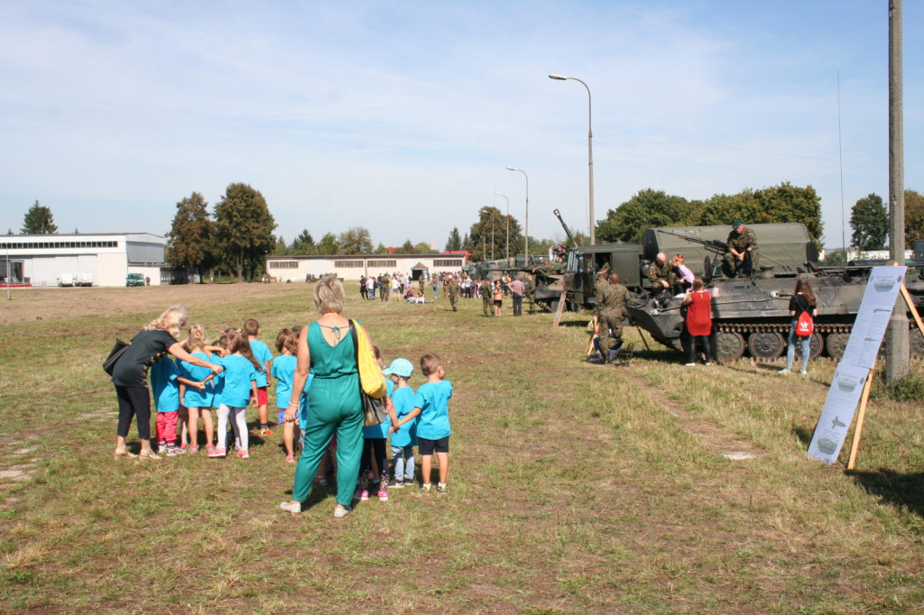 Zamość: Dzień Otwarty Koszar przyciągnął wielu zwiedzających [FOTO]