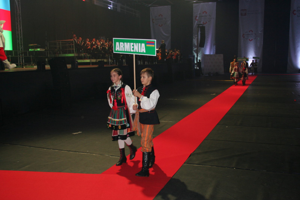Zamość: Ceremonia otwarcia Mistrzostw Europy U20 i U23 [Zamojszczyzna, Namysłowiacy, Night Rider Symphony - FOTO]