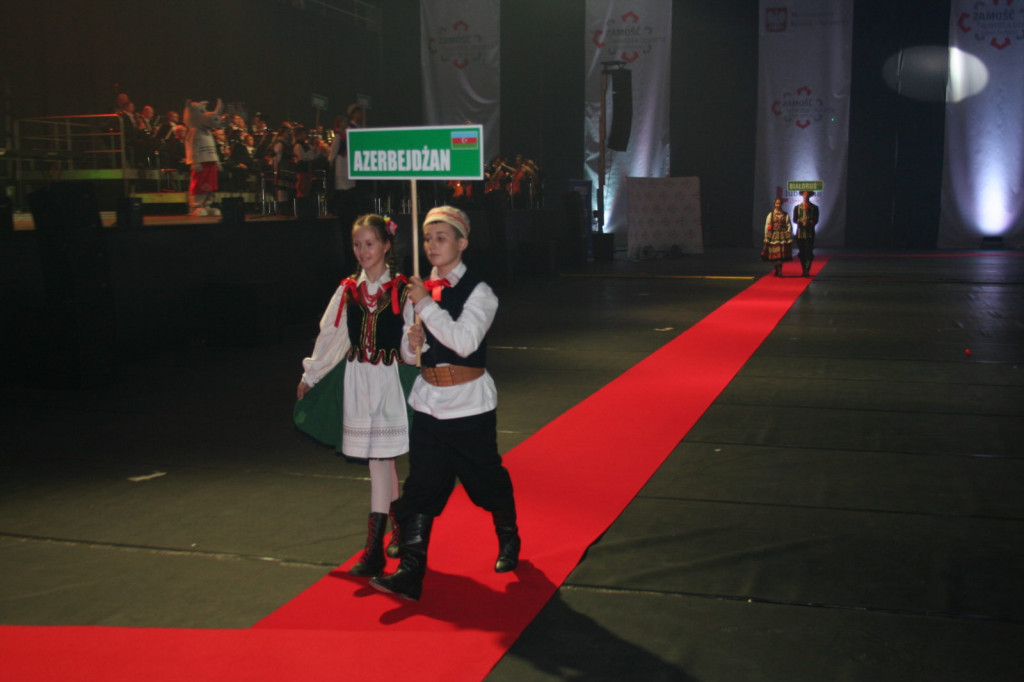 Zamość: Ceremonia otwarcia Mistrzostw Europy U20 i U23 [Zamojszczyzna, Namysłowiacy, Night Rider Symphony - FOTO]