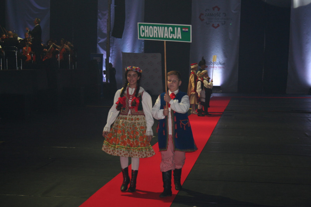 Zamość: Ceremonia otwarcia Mistrzostw Europy U20 i U23 [Zamojszczyzna, Namysłowiacy, Night Rider Symphony - FOTO]