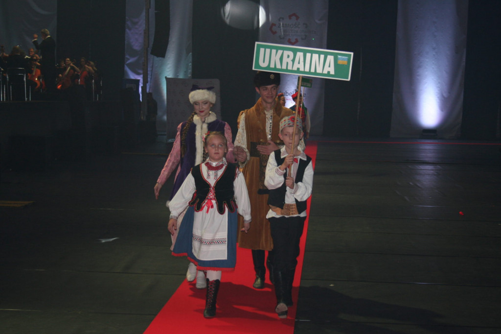 Zamość: Ceremonia otwarcia Mistrzostw Europy U20 i U23 [Zamojszczyzna, Namysłowiacy, Night Rider Symphony - FOTO]
