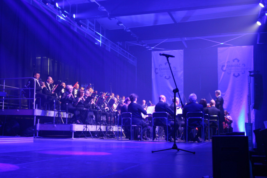Zamość: Ceremonia otwarcia Mistrzostw Europy U20 i U23 [Zamojszczyzna, Namysłowiacy, Night Rider Symphony - FOTO]