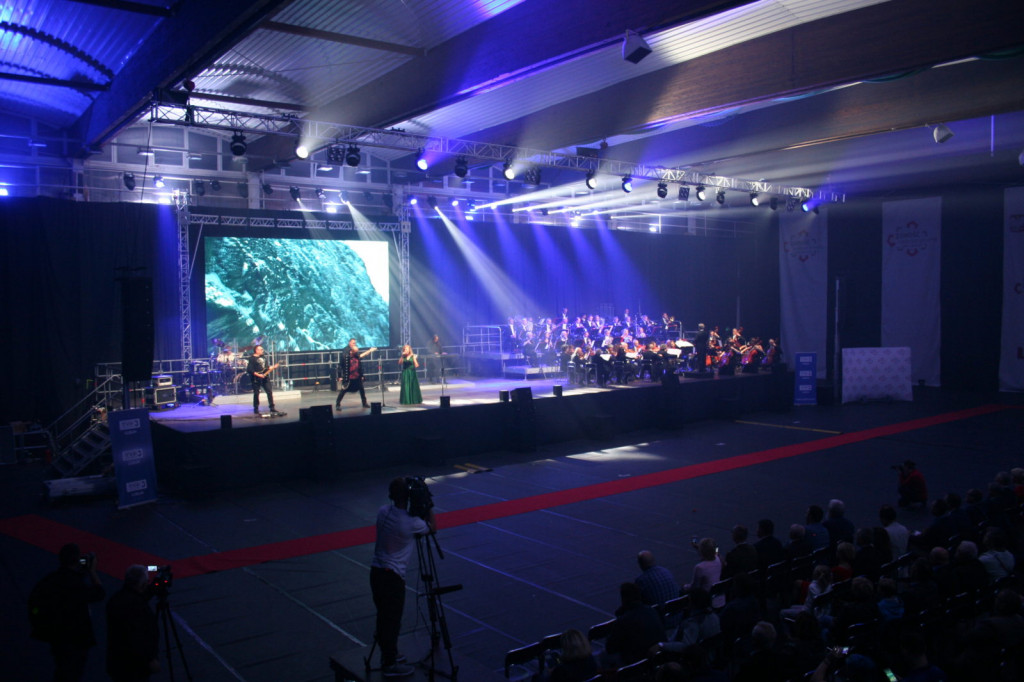 Zamość: Ceremonia otwarcia Mistrzostw Europy U20 i U23 [Zamojszczyzna, Namysłowiacy, Night Rider Symphony - FOTO]