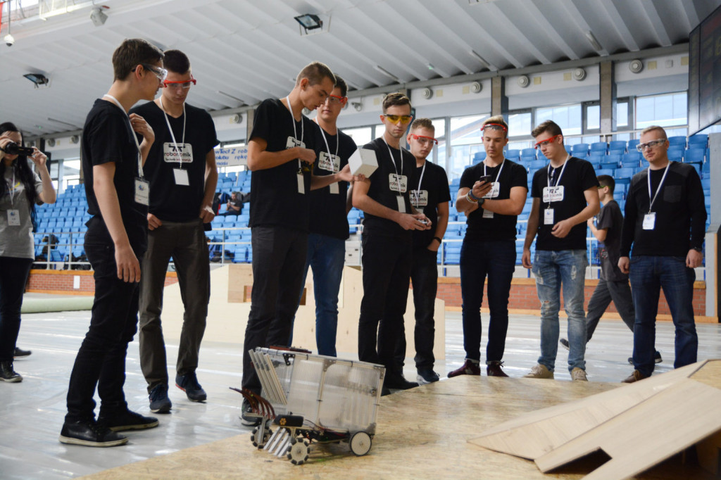 Lublin: Uczniowie Ekonomika zajęli II miejsce w Lubelskiej Lidze Robotyki