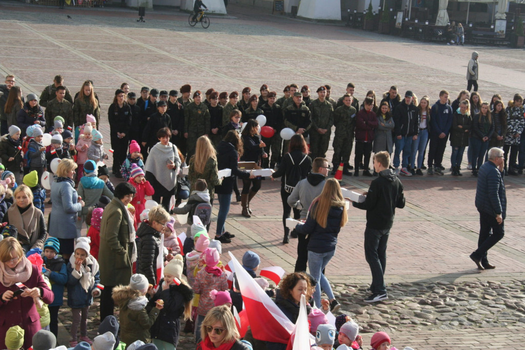 Zamość: Wypuścili w niebo 100 balonów [FOTO]