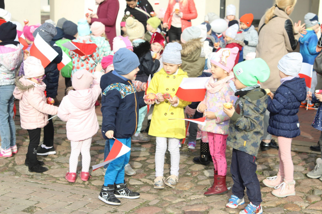 Zamość: Wypuścili w niebo 100 balonów [FOTO]