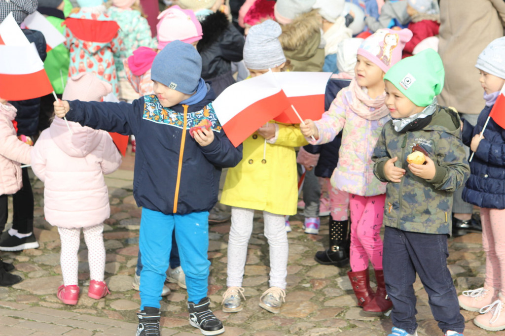 Zamość: Wypuścili w niebo 100 balonów [FOTO]