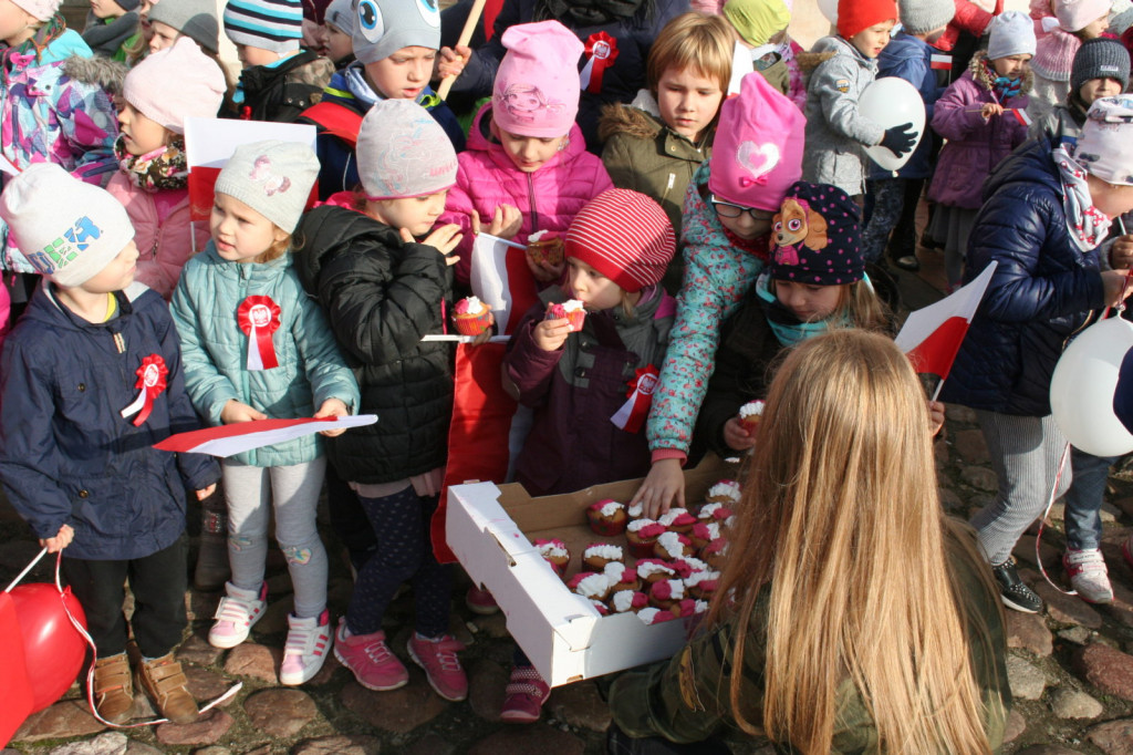 Zamość: Wypuścili w niebo 100 balonów [FOTO]