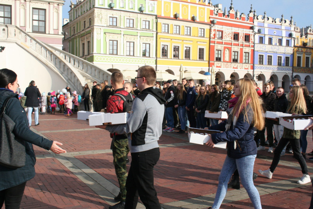 Zamość: Wypuścili w niebo 100 balonów [FOTO]