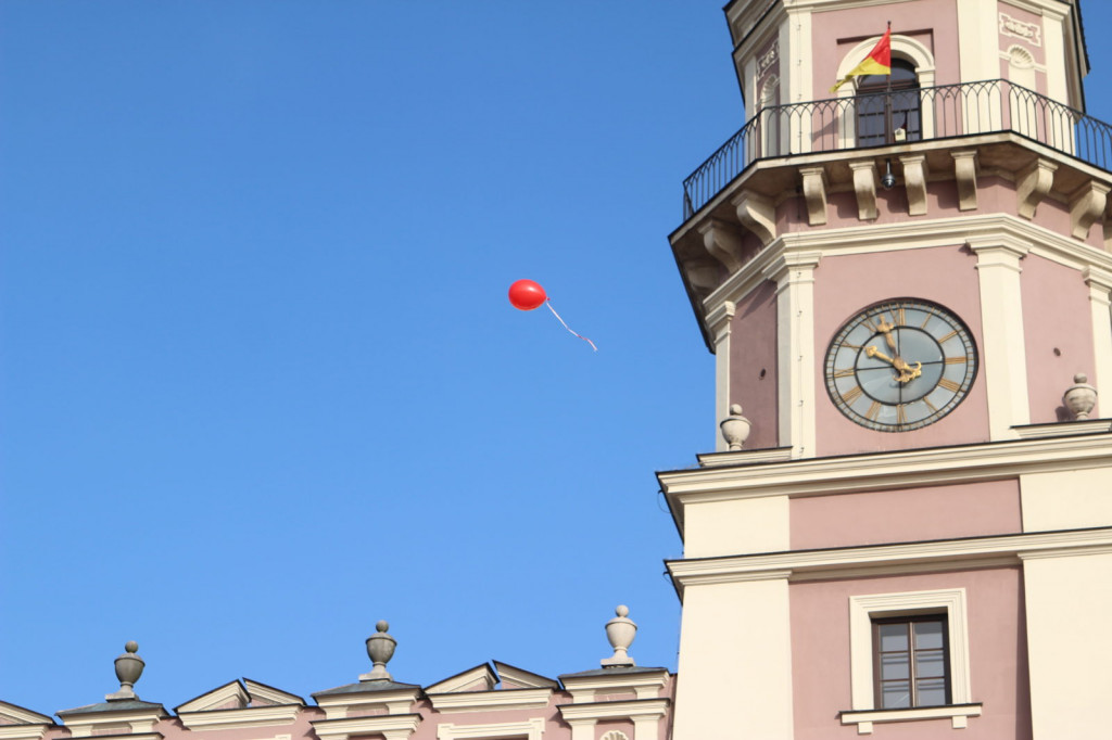 Zamość: Wypuścili w niebo 100 balonów [FOTO]