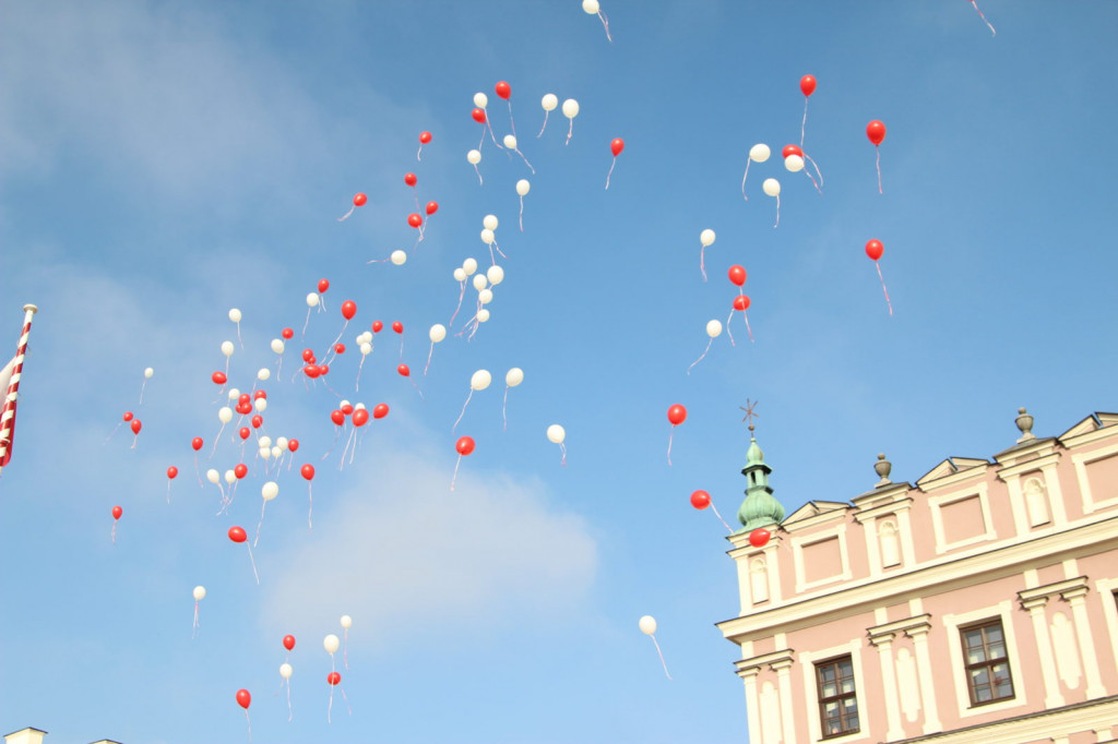 Zamość: Wypuścili w niebo 100 balonów [FOTO]