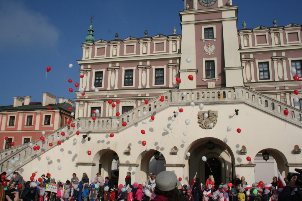 Zamość: Wypuścili w niebo 100 balonów [FOTO]