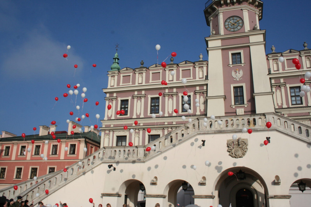 Zamość: Wypuścili w niebo 100 balonów [FOTO]