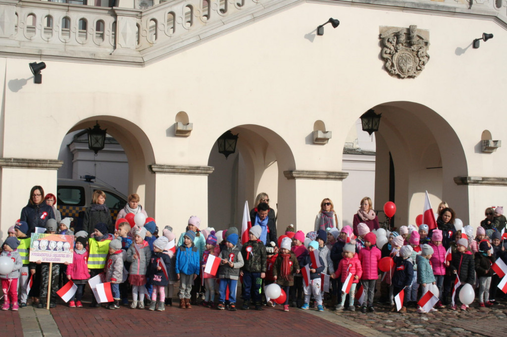 Zamość: Wypuścili w niebo 100 balonów [FOTO]