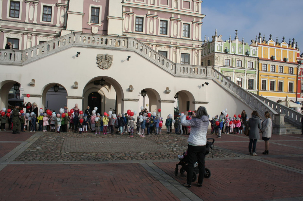 Zamość: Wypuścili w niebo 100 balonów [FOTO]