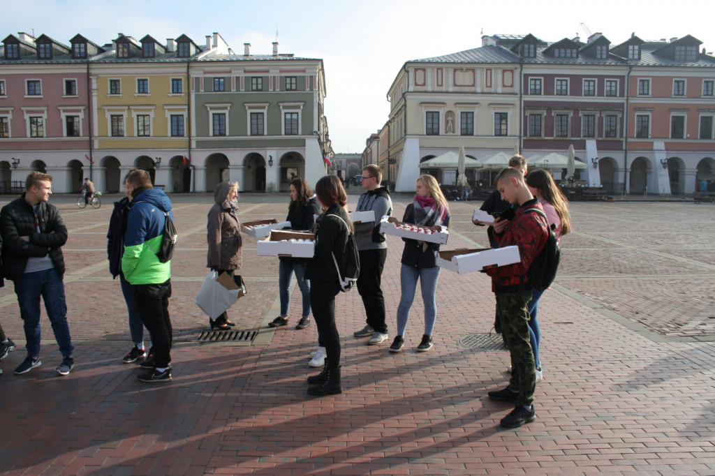Zamość: Wypuścili w niebo 100 balonów [FOTO]