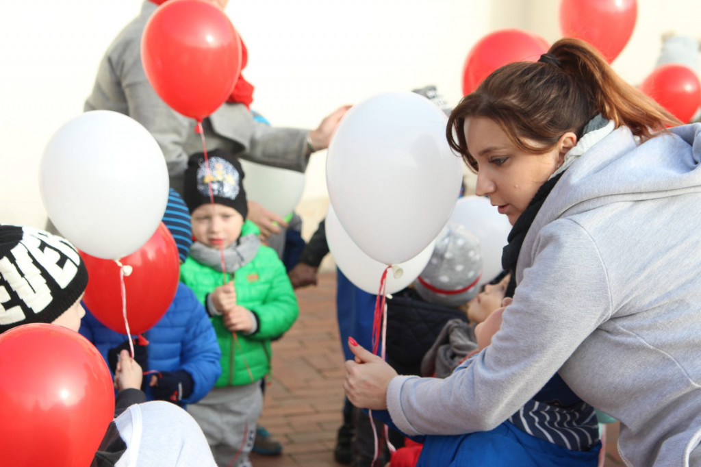 Zamość: Wypuścili w niebo 100 balonów [FOTO]