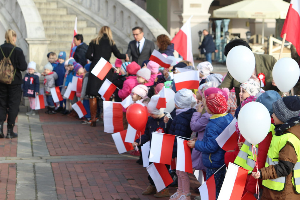 Zamość: Wypuścili w niebo 100 balonów [FOTO]