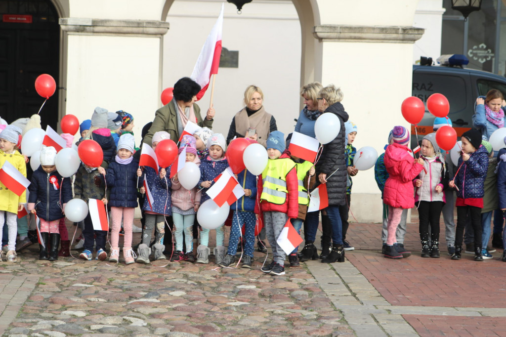 Zamość: Wypuścili w niebo 100 balonów [FOTO]