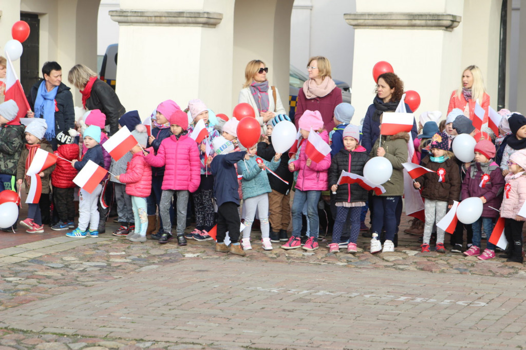 Zamość: Wypuścili w niebo 100 balonów [FOTO]