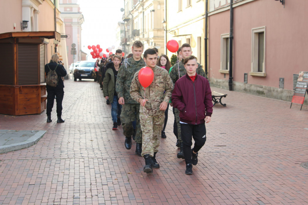 Zamość: Wypuścili w niebo 100 balonów [FOTO]