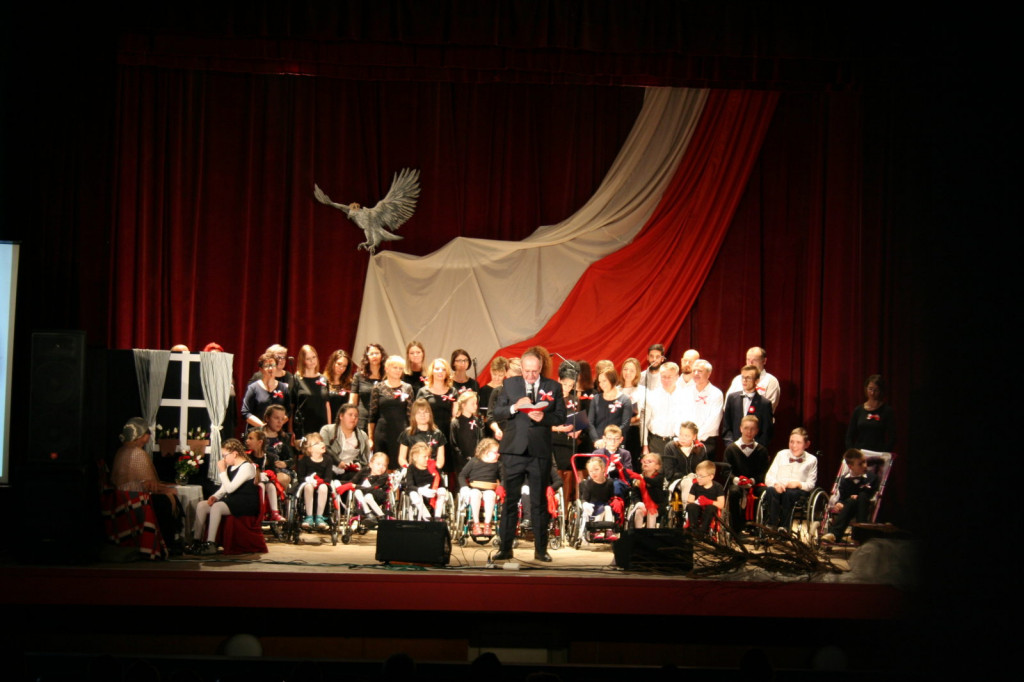 Zamość: Koncert patriotyczny w wykonaniu uczniów ZNSS 