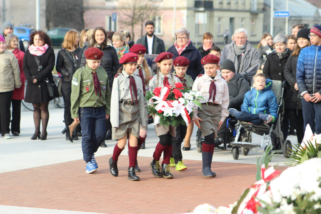 Zamość: Koncert patriotyczny w wykonaniu uczniów ZNSS 