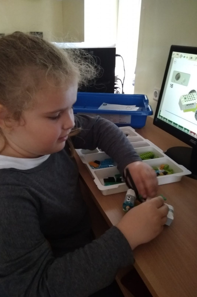 Zamość: Code Week czyli Europejski Tydzień Kodowania  w SP nr 7 [FOTO]
