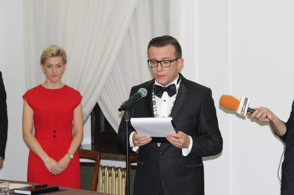 Sesja inauguracyjna Rady Miasta Zamość. Prezydium wybrane, prezydent i radni złożyli ślubowanie [FOTO, VIDEO]
