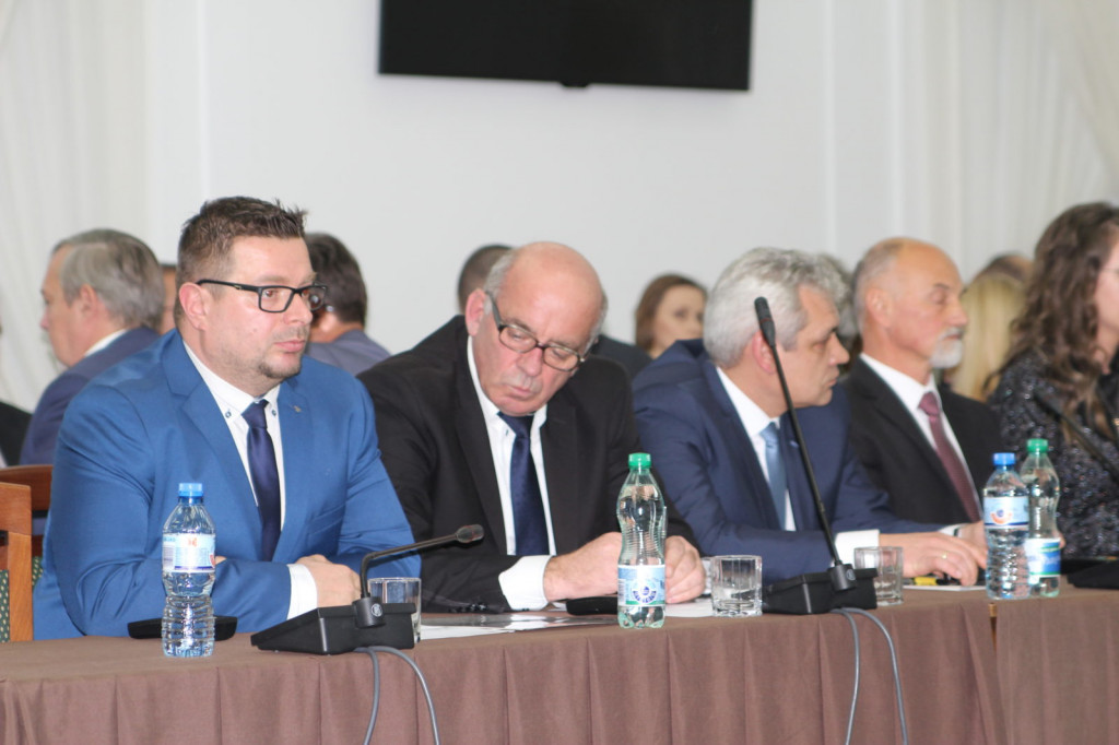 Sesja inauguracyjna Rady Miasta Zamość. Prezydium wybrane, prezydent i radni złożyli ślubowanie [FOTO, VIDEO]