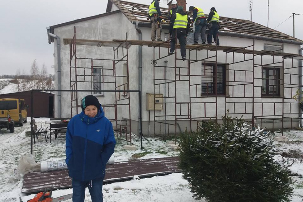 Zamość: Zespół Vox, Jarzębina, Adrian Makar, armia aniołów, święty Mikołaj i prawdziwy renifer dla Adriana