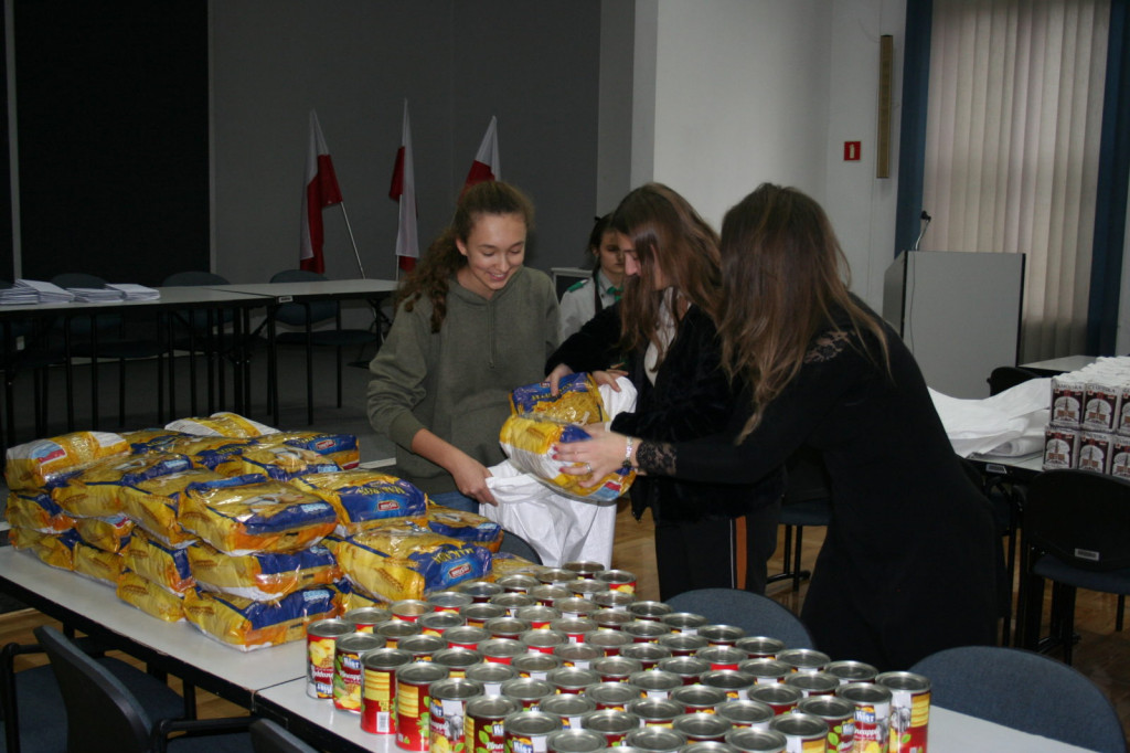 Zamość: Przygotowano ponad 100 paczek dla Kombatantów [FOTO]