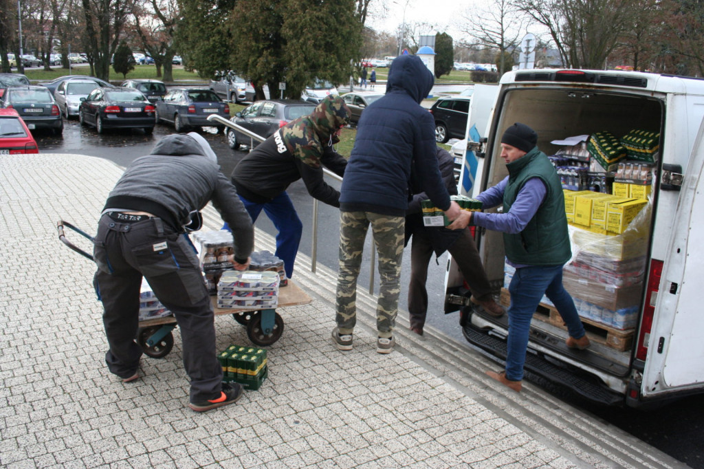 Zamość: Przygotowano ponad 100 paczek dla Kombatantów [FOTO]