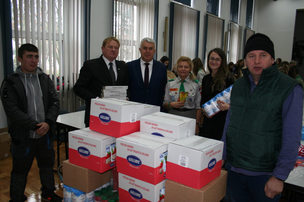 Zamość: Przygotowano ponad 100 paczek dla Kombatantów [FOTO]