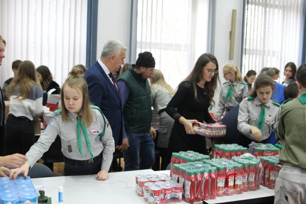Zamość: Przygotowano ponad 100 paczek dla Kombatantów [FOTO]