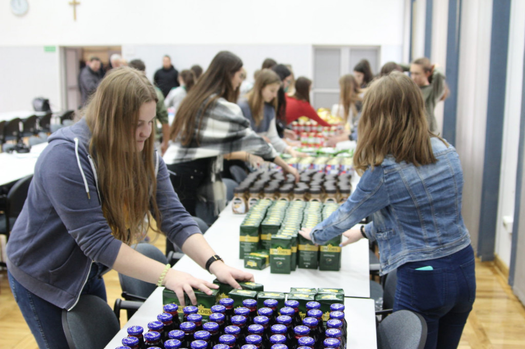 Zamość: Przygotowano ponad 100 paczek dla Kombatantów [FOTO]