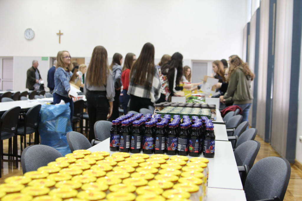 Zamość: Przygotowano ponad 100 paczek dla Kombatantów [FOTO]