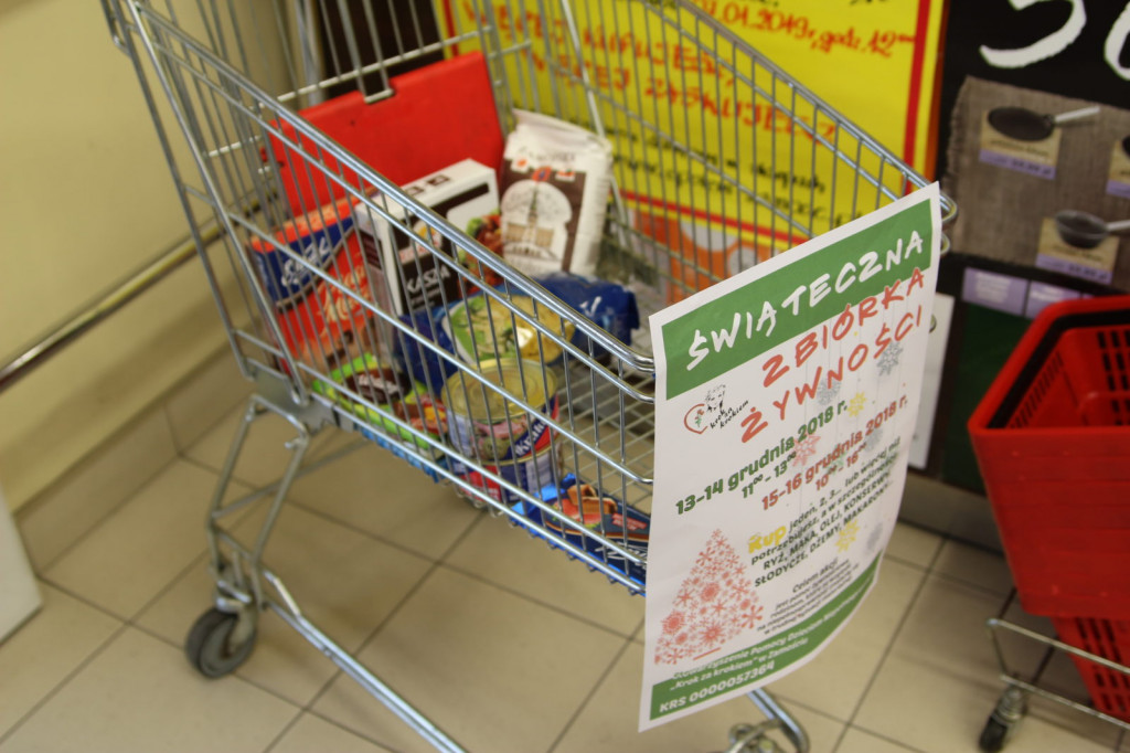 Zamość: Trwa Świąteczna Zbiórka Żywności - Ty też możesz pomóc! [FOTO]
