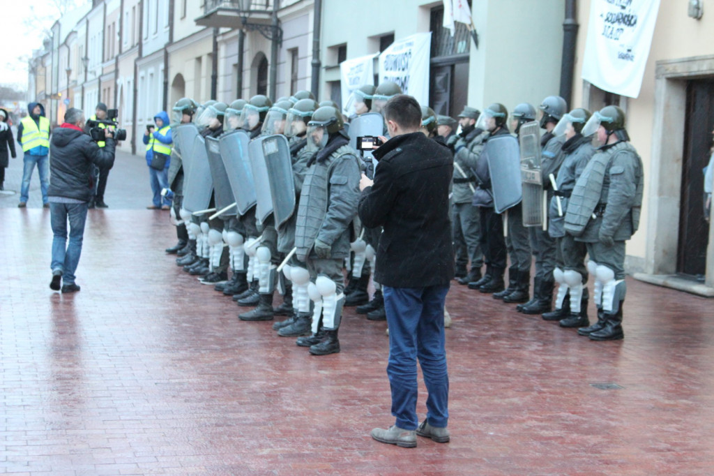 Zamość: Obchody 13 grudnia - 37. rocznica wprowadzenia stanu wojennego [FOTO]