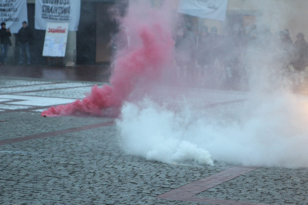 Zamość: Obchody 13 grudnia - 37. rocznica wprowadzenia stanu wojennego [FOTO]
