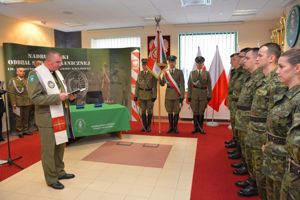 Region: Ślubowanie nowo przyjętych funkcjonariuszy NOSG