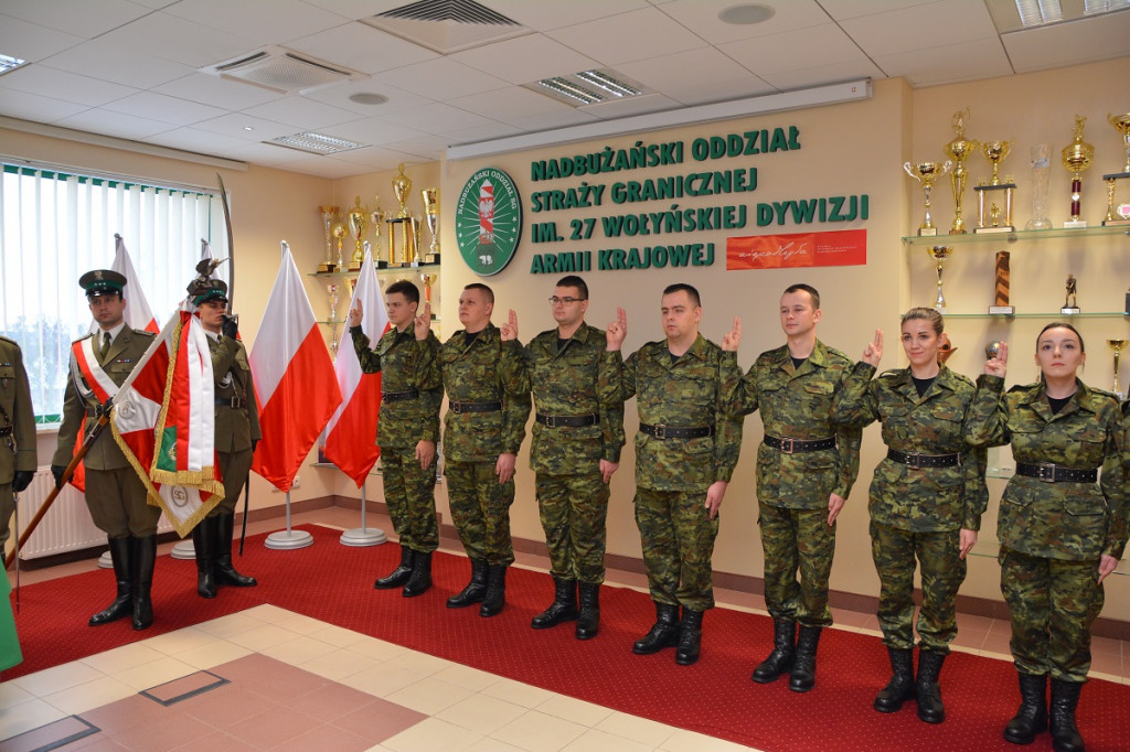 Region: Ślubowanie nowo przyjętych funkcjonariuszy NOSG