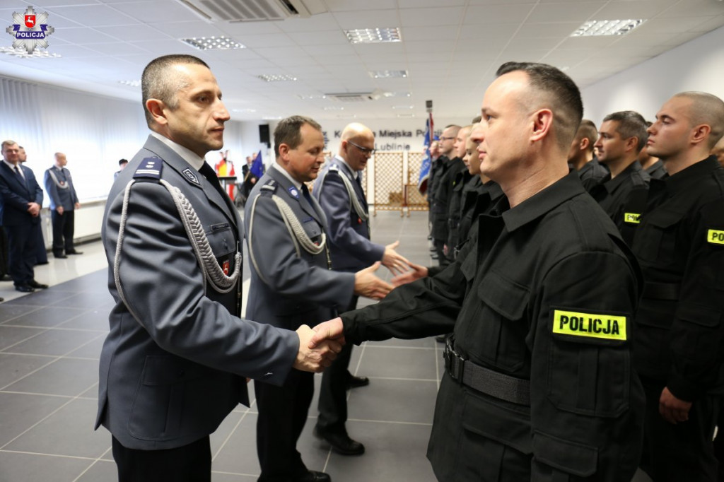 Lublin: Nowi funkcjonariusze, odznaczenia i medale [FOTO]