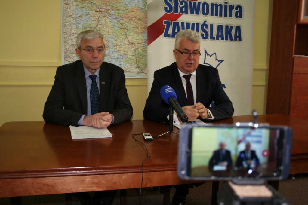 PiS odkrywa karty: Maluch+, Mama 4+, podwyżka rent/emerytur, pomoc dla niepełnosprawnych [VIDEO]