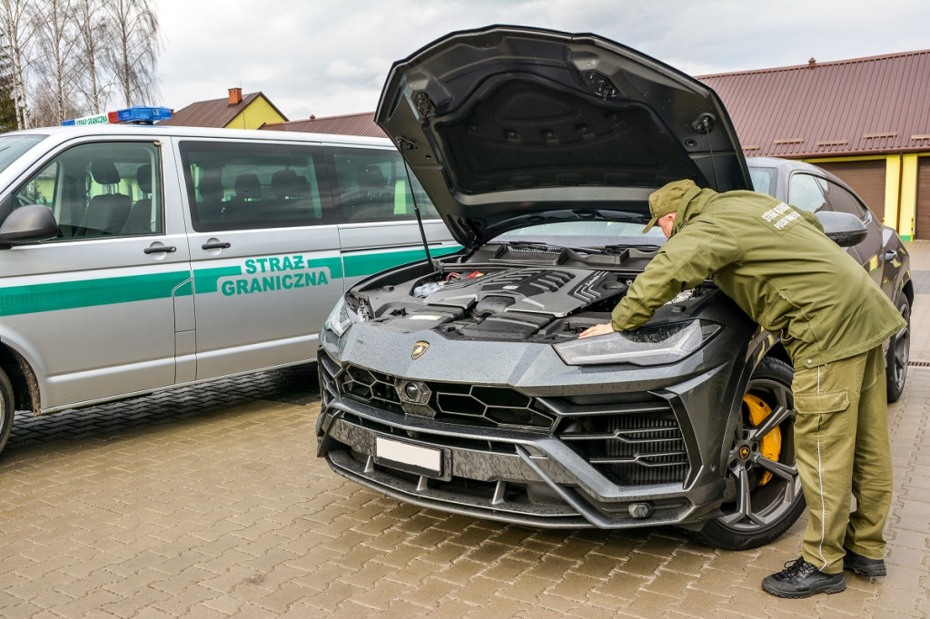 Dorohusk: Lamborghini za 1,4 mln zł odzyskane na granicy