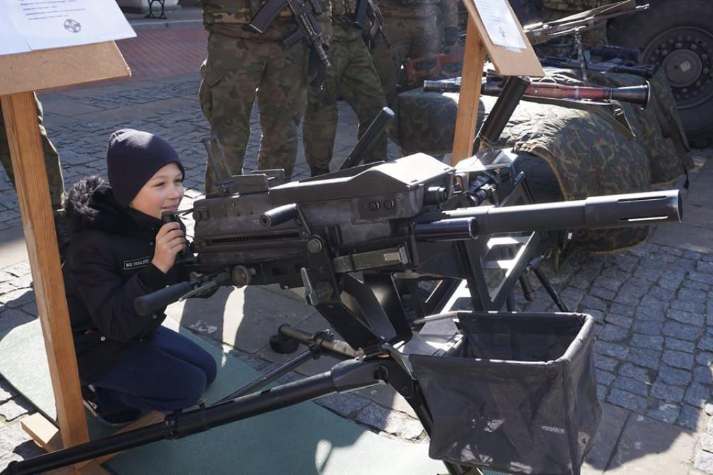 Zamość: 20 lat Polski w NATO - piknik wojskowy na Rynku Wielkim [FOTO]