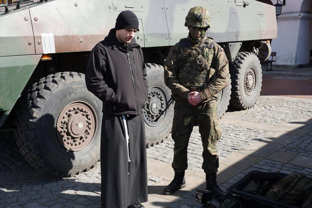 Zamość: 20 lat Polski w NATO - piknik wojskowy na Rynku Wielkim [FOTO]