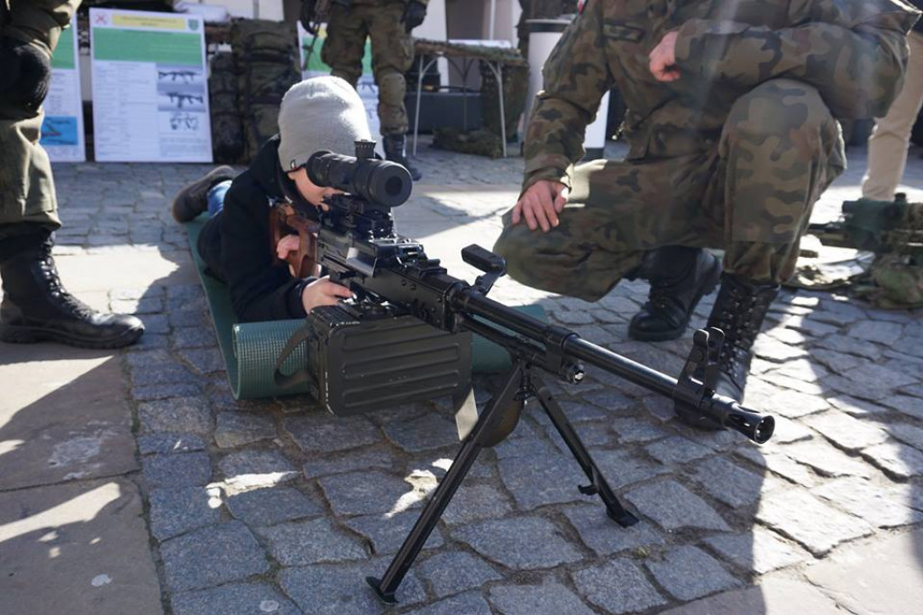 Zamość: 20 lat Polski w NATO - piknik wojskowy na Rynku Wielkim [FOTO]